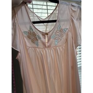 Shadowline Vintage Peach Nylon Nightgown Flutter Sleeve S  Coquette Balletcore